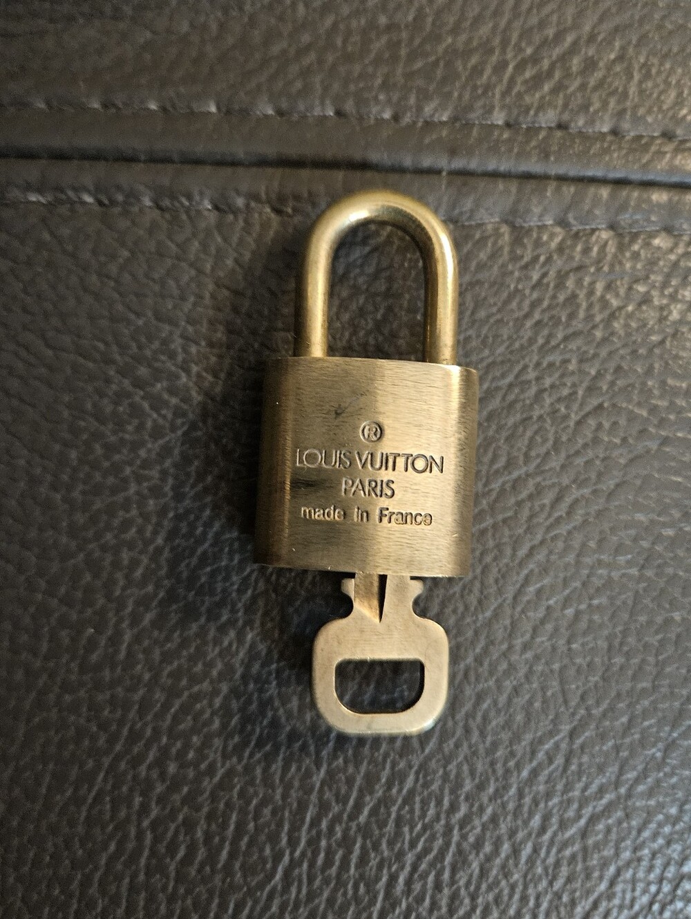 Louis Vuitton Monogram Speedy 35 W/ Free Wallet - Picture 13 of 13